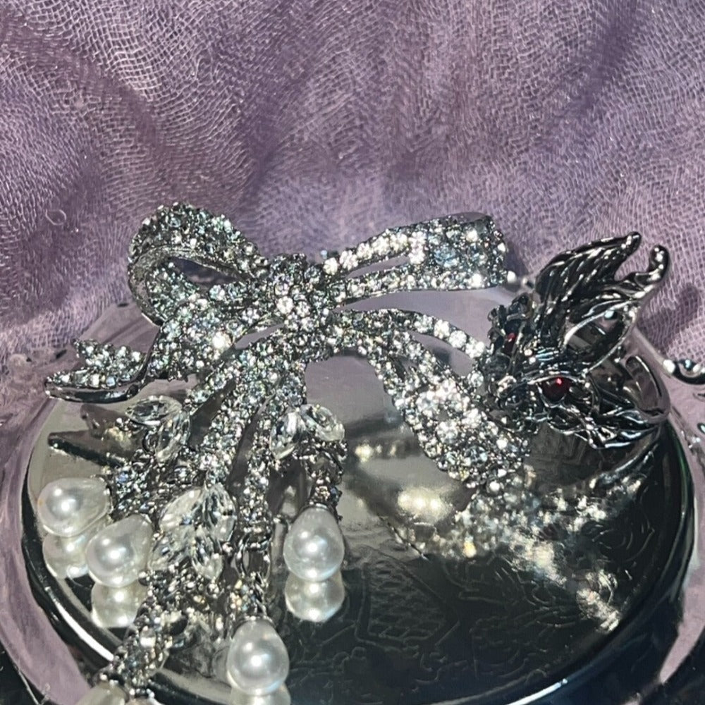 Dark Fairy Tale Red-Eye Rabbit Ring